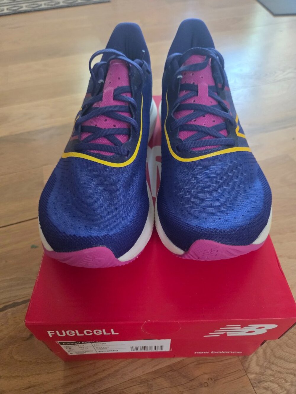 New Balance FuelCell Rebel v3 Women's size 10